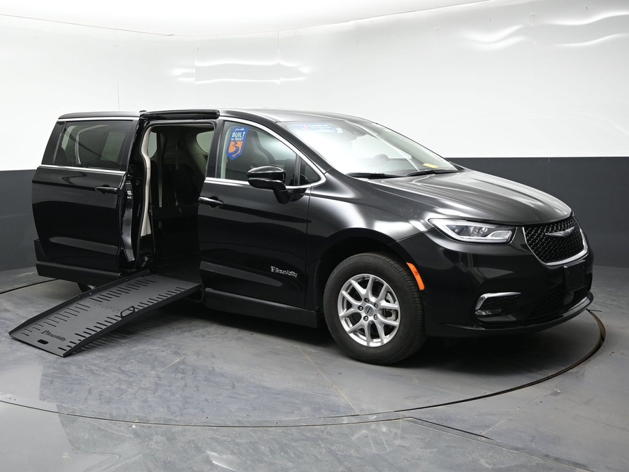 Used 2024 Chrysler Pacifica Touring L - BraunAbility Side Entry Fold Out Manual Ramp