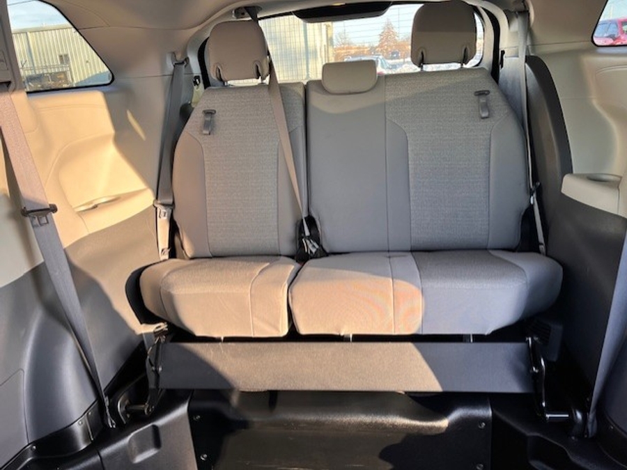 Used 2024 Toyota Sienna Hybrid LE - BraunAbility Side Entry Entry Fold Out Automatic Ramp