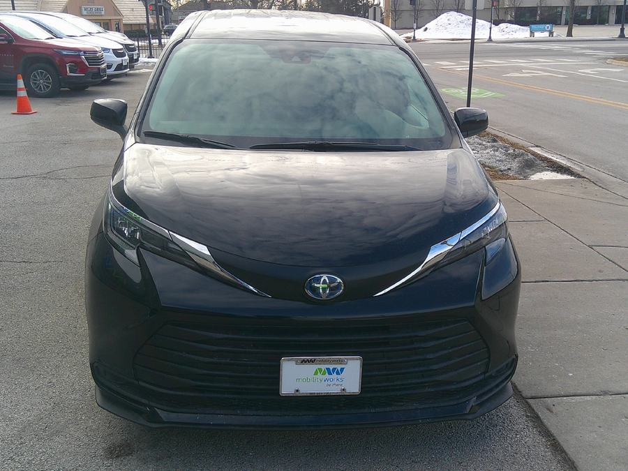 2025 TOYOTA SIENNA - Image 1