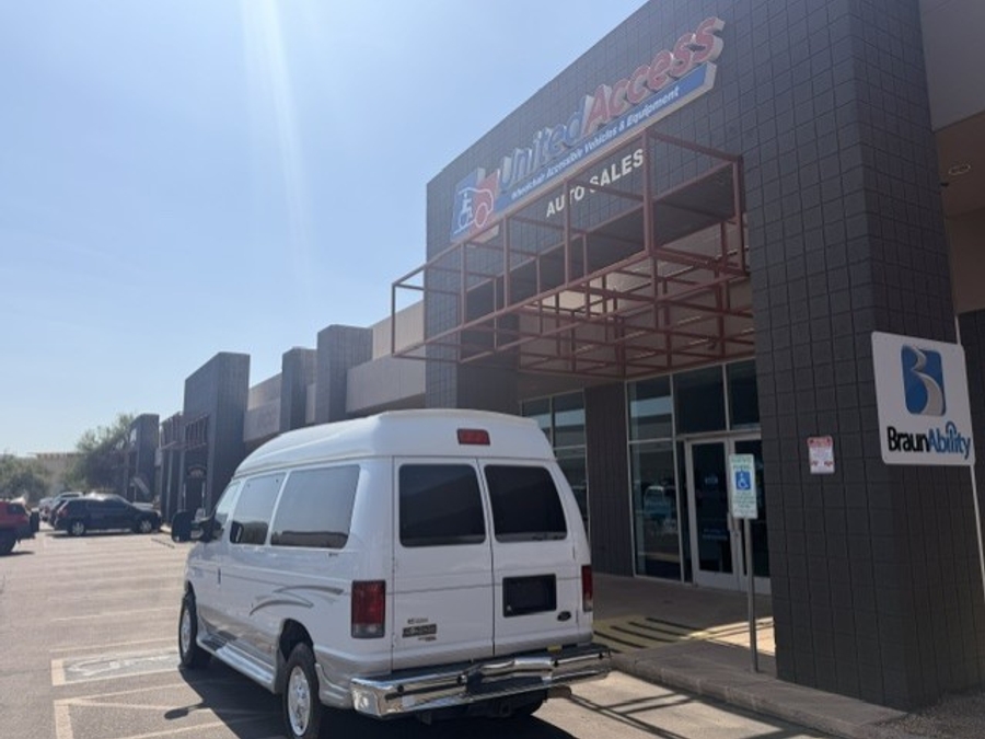 Used 2012 Ford E-Series SD - VMI Side Entry Lift Automatic Ramp