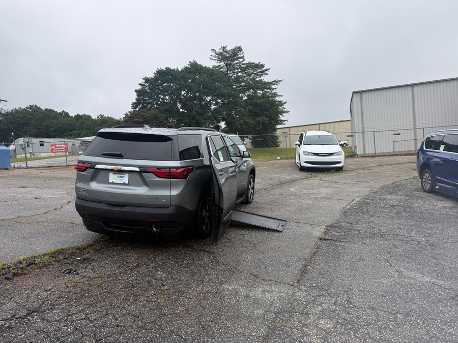Grey Chevrolet Traverse image number 3