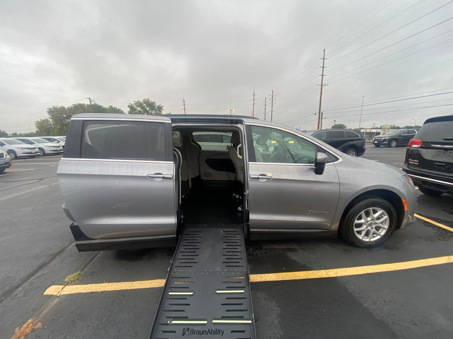 Used 2021 Chrysler Voyager LXi - BraunAbility Side Entry Entry Fold Out Manual Ramp