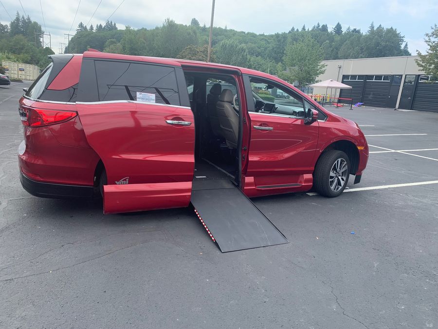 Used 2023 Honda Odyssey Touring - VMI Side Entry Entry In Floor Automatic Ramp