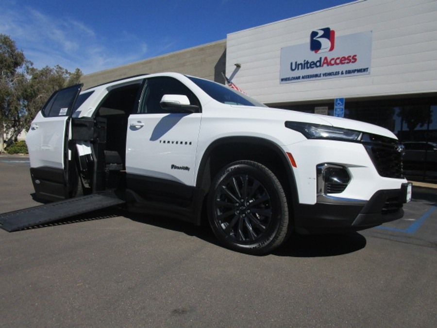Used 2023 Chevrolet Traverse 2LT RS - BraunAbility Side Entry Entry In Floor Automatic Ramp