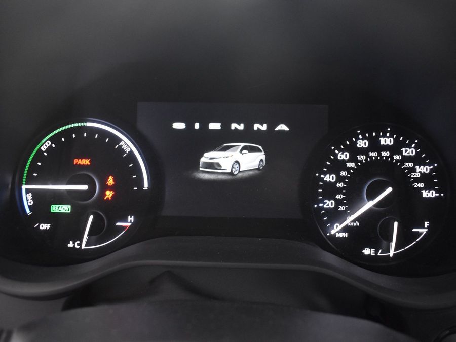 New 2025 Toyota Sienna Hybrid XLE Base - BraunAbility Side Entry Entry In Floor Automatic Ramp