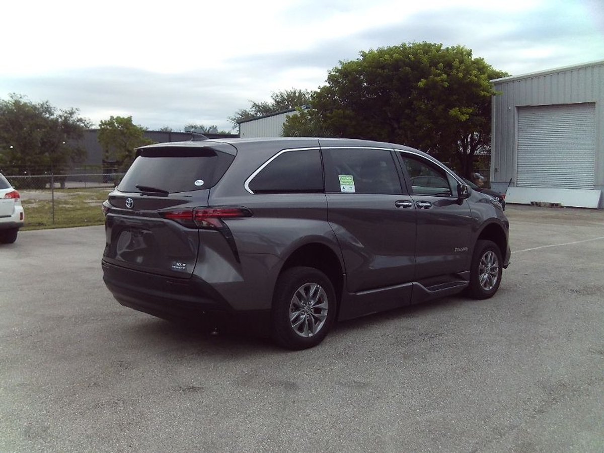 2022 TOYOTA SIENNA - Image 7