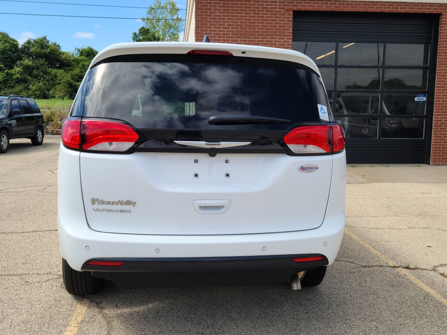 Used 2025 Chrysler Voyager LX - BraunAbility Side Entry Fold Out Automatic Ramp