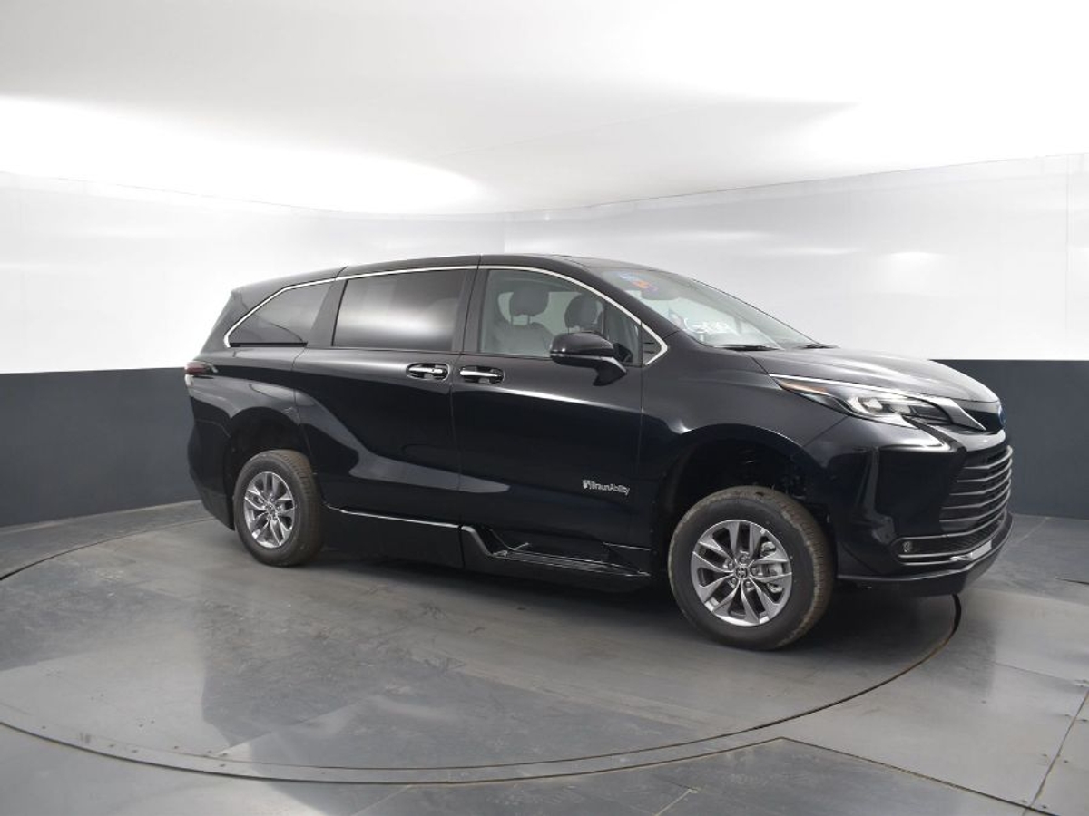 2025 TOYOTA SIENNA - Image 18