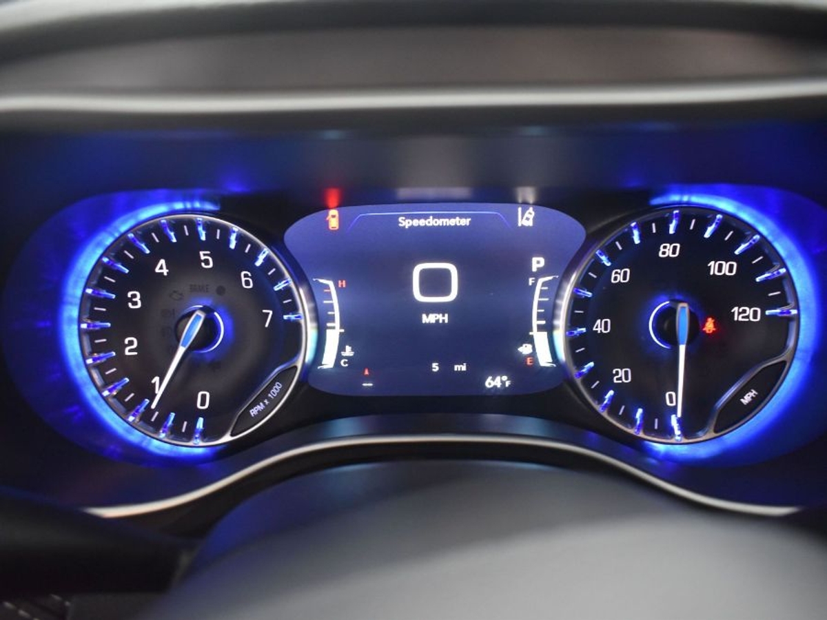 2025 CHRYSLER PACIFICA - Image 12