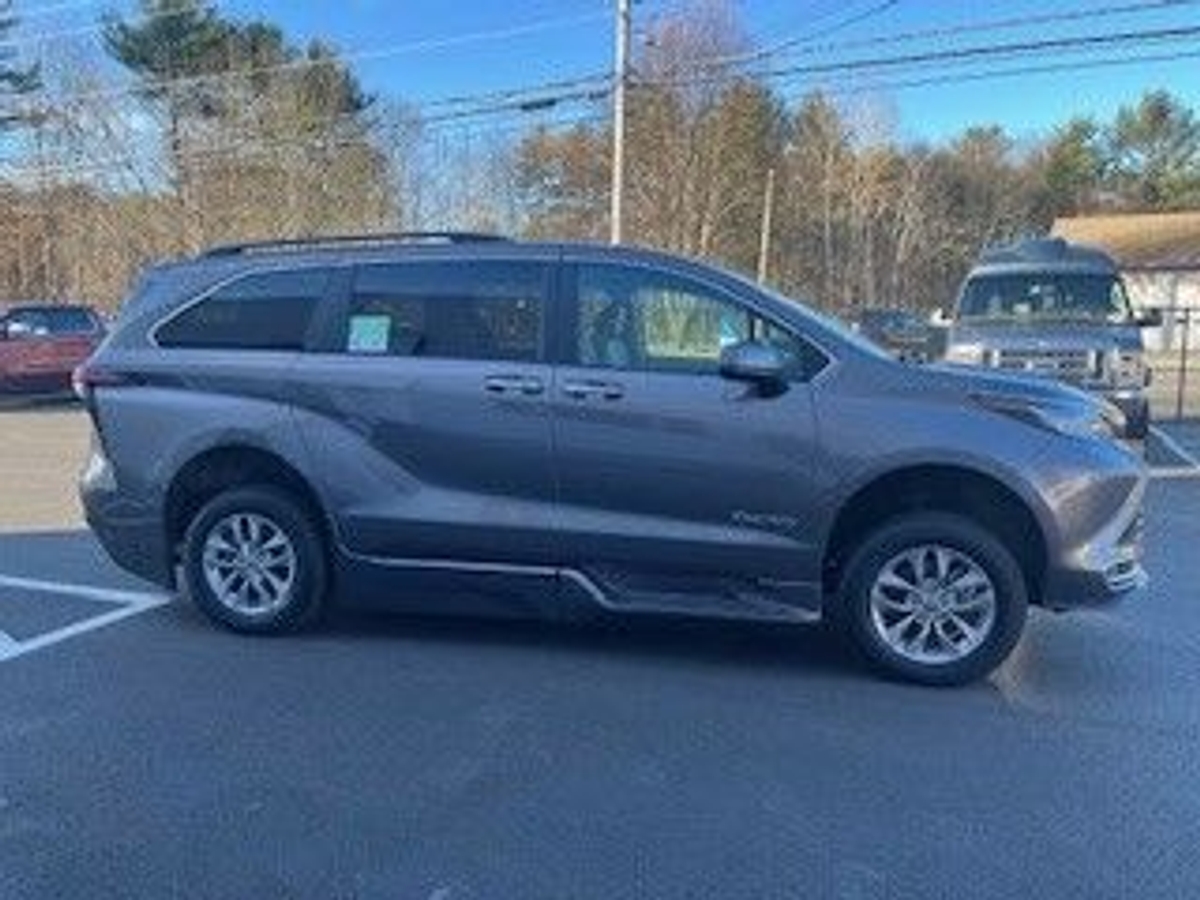 2022 TOYOTA SIENNA - Image 7