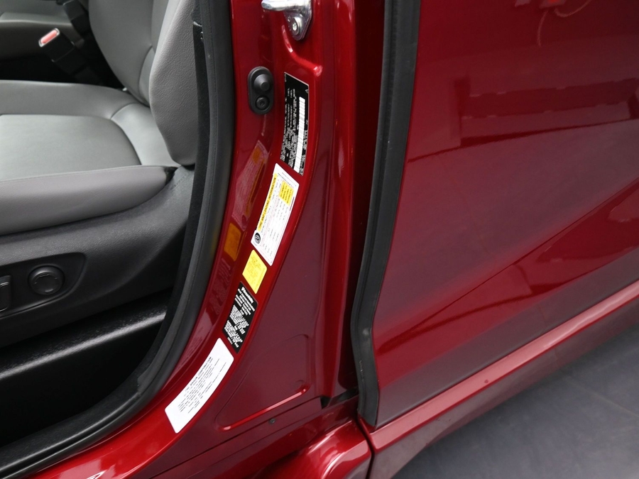 New 2025 Toyota Sienna Hybrid XLE Plus - BraunAbility Side Entry Entry In Floor Automatic Ramp