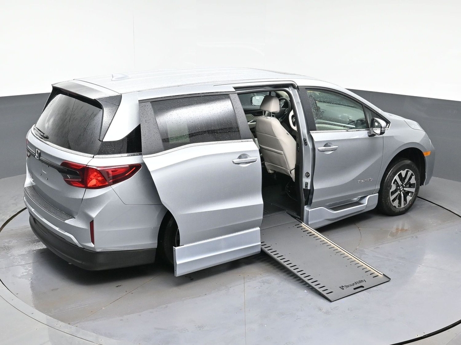 New 2026 Honda Odyssey EX-L - BraunAbility Side Entry Entry In Floor Automatic Ramp