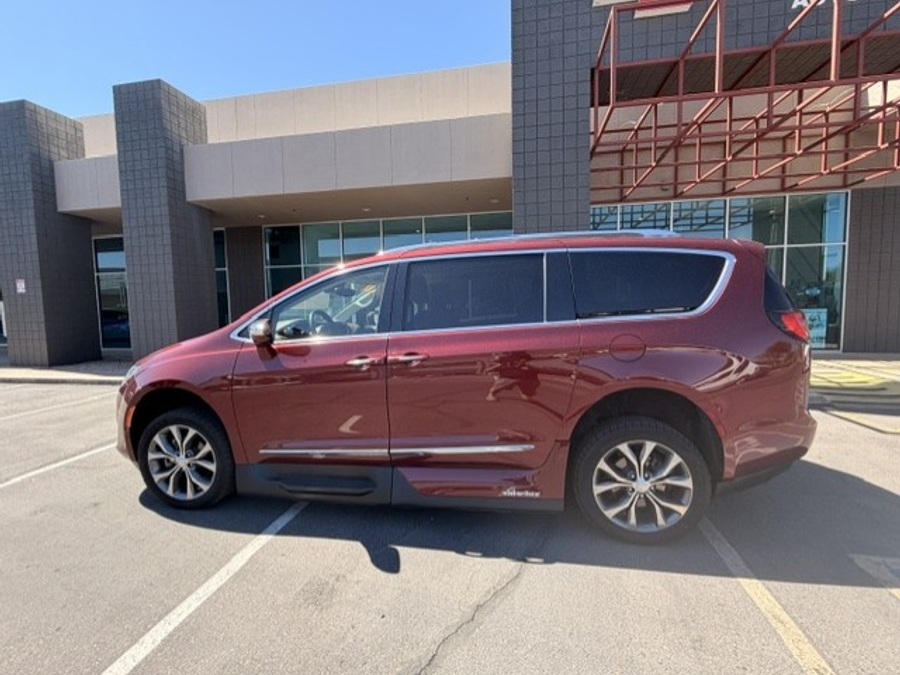 Used 2017 Chrysler Pacifica Limited - VMI Side Entry In Floor Automatic Ramp