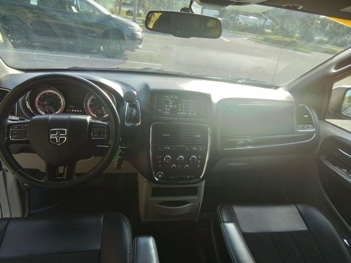 2017 DODGE GRAND CARAVAN - Image 8