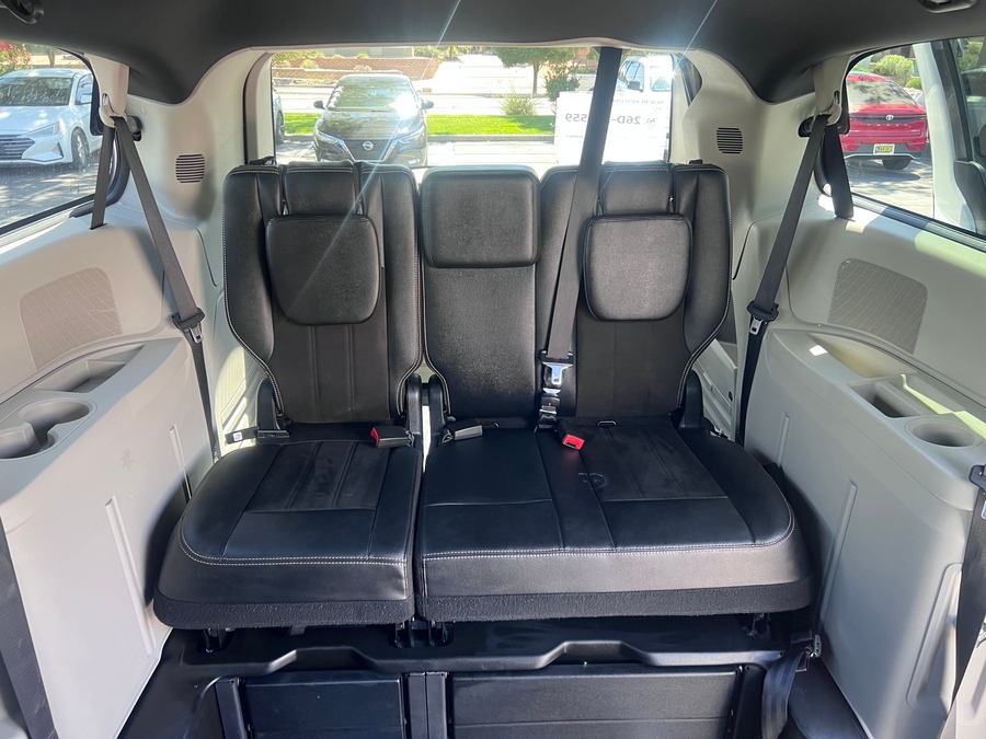 Used 2019 Dodge Grand Caravan SXT - BraunAbility Side Entry Fold Out Automatic Ramp