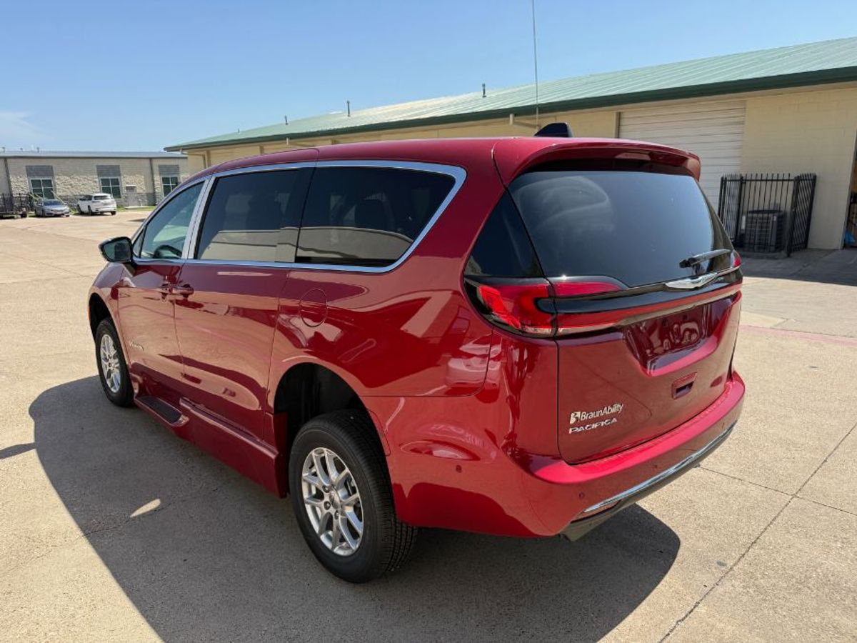 Red Chrysler Pacifica image number 4