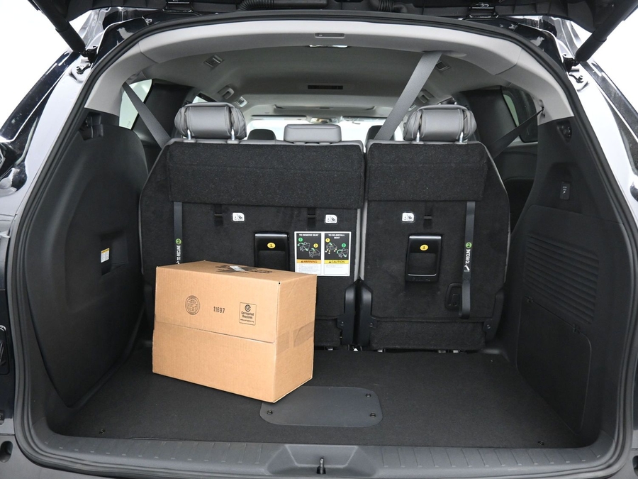 Black Toyota Sienna image number 13