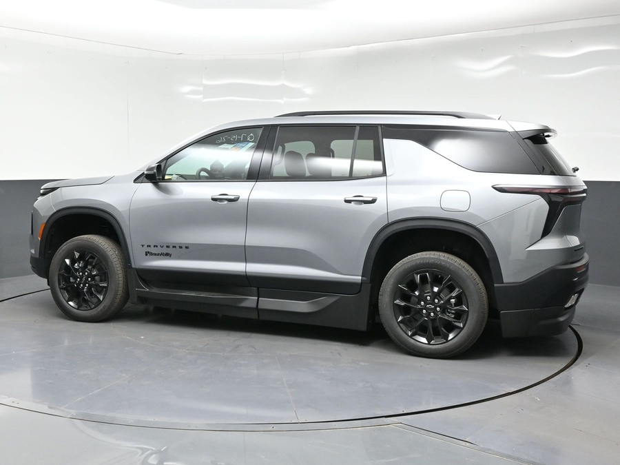 New 2026 Chevrolet Traverse 1LT Midnight - BraunAbility Side Entry In Floor Automatic Ramp