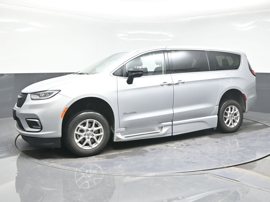 Used 2024 Chrysler Pacifica Touring L - BraunAbility Side Entry Entry In Floor Automatic Ramp