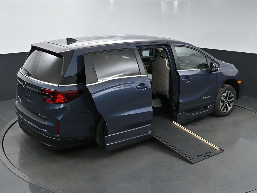 New 2026 Honda Odyssey EX-L - BraunAbility Side Entry Entry In Floor Automatic Ramp