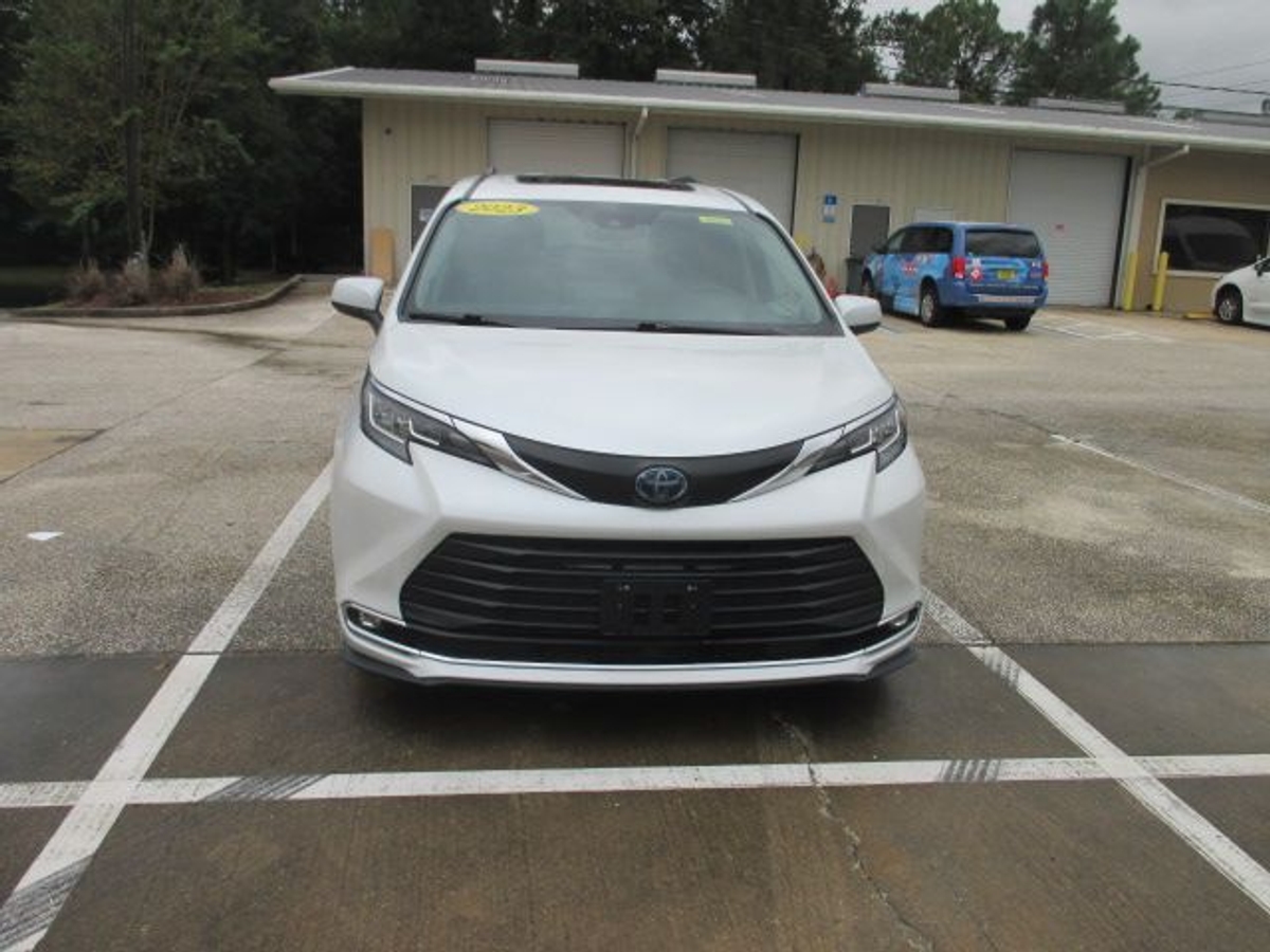 2023 TOYOTA SIENNA - Image 2