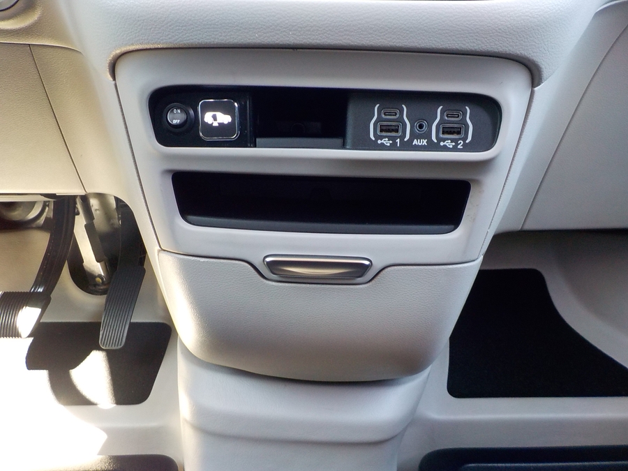 2023 CHRYSLER VOYAGER - Image 32
