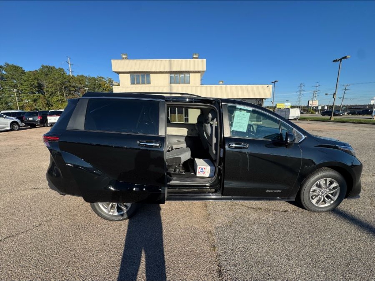 2024 TOYOTA SIENNA - Image 10