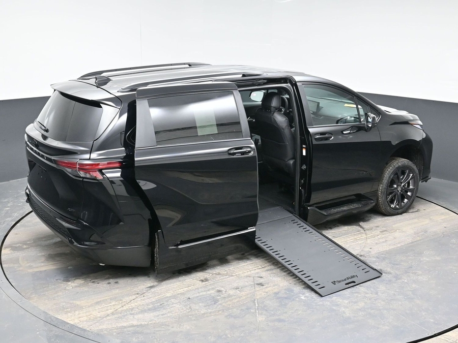 New 2026 Toyota Sienna Hybrid XSE Sport - BraunAbility Side Entry In Floor Automatic Ramp