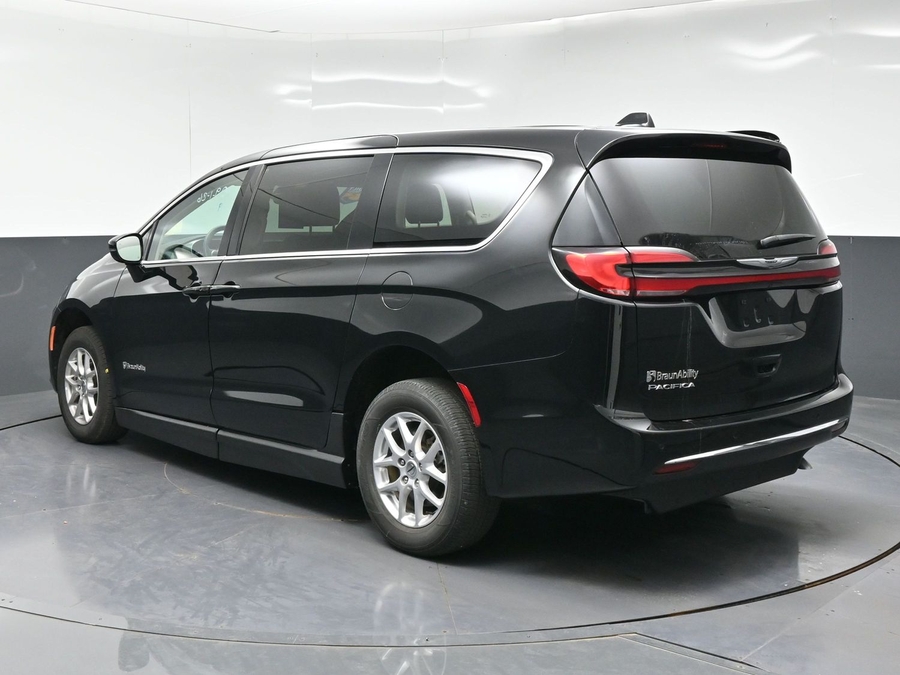 Used 2024 Chrysler Pacifica Touring L - BraunAbility Side Entry Fold Out Manual Ramp