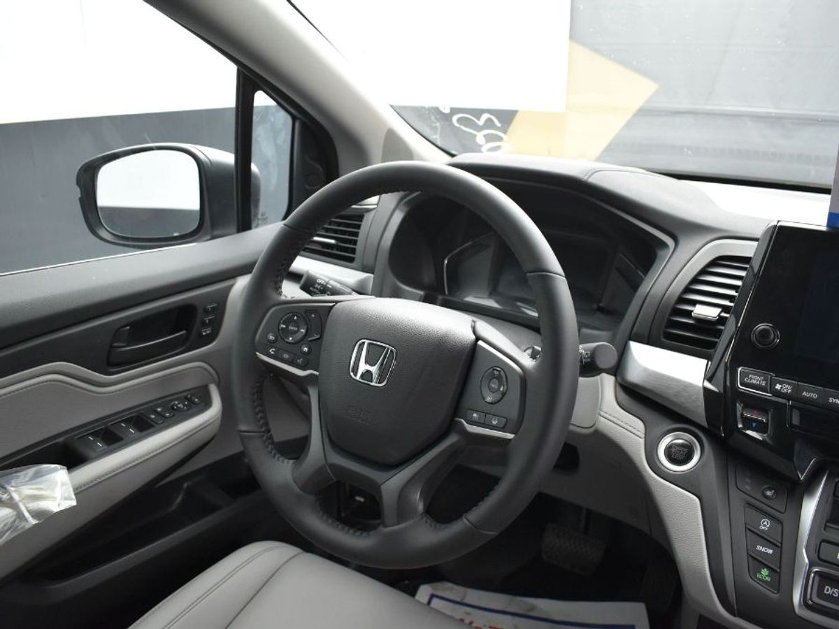 2024 Honda Odyssey EX-L - Photo 15