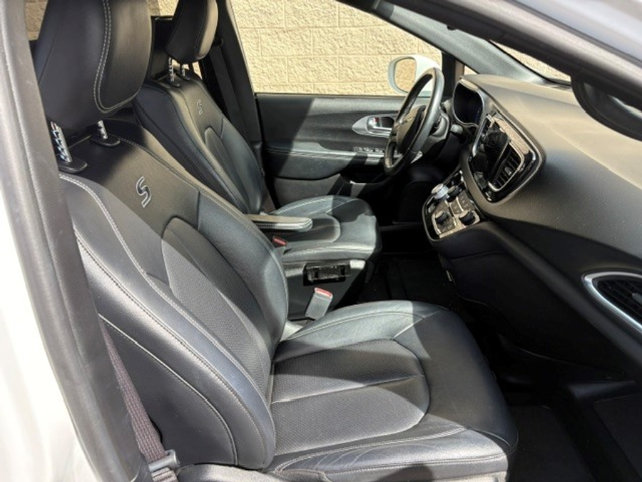 Used 2019 Chrysler Pacifica Touring L Plus - BraunAbility Side Entry Fold Out Automatic Ramp