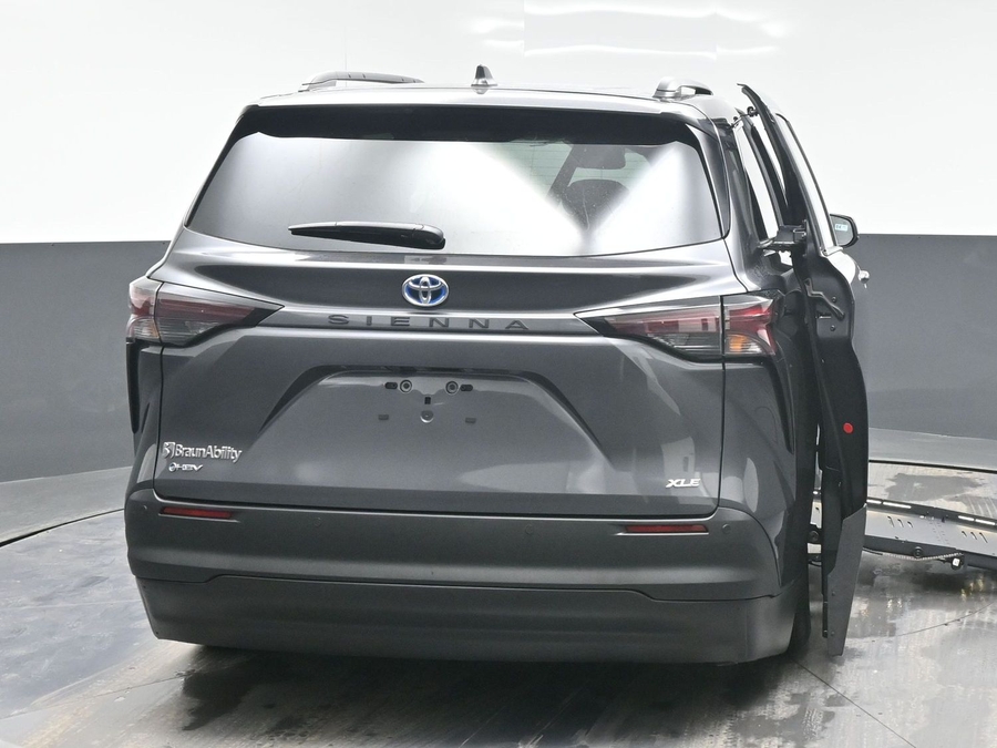 New 2025 Toyota Sienna Hybrid XLE Plus - BraunAbility Side Entry Entry Fold Out Automatic Ramp