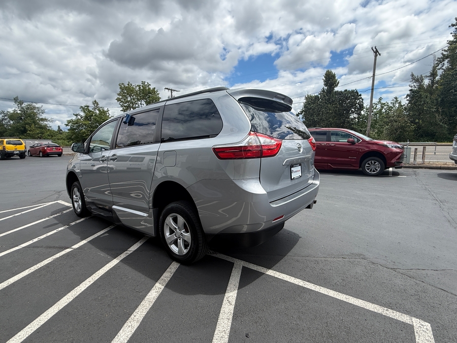 Used 2017 Toyota Sienna LE - VMI Side Entry Entry In Floor Automatic Ramp