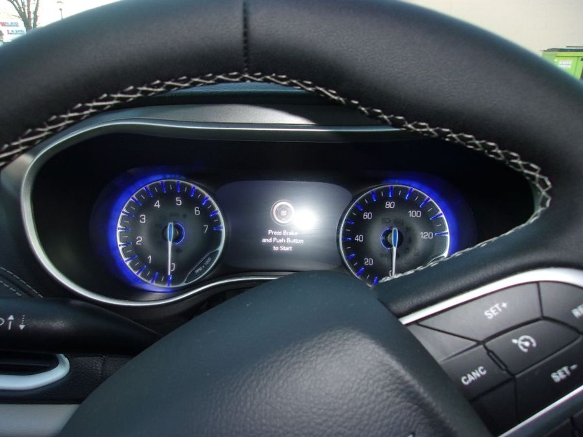 Grey Chrysler Pacifica image number 14