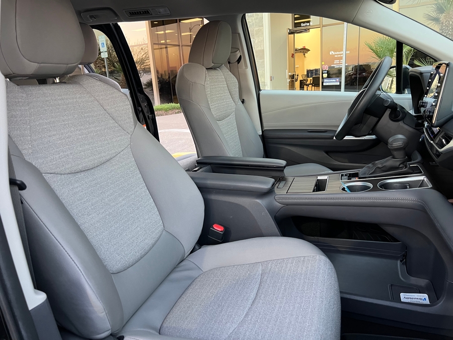 Used 2024 Toyota Sienna Hybrid LE - BraunAbility Rear Entry Entry Fold Out Manual Ramp