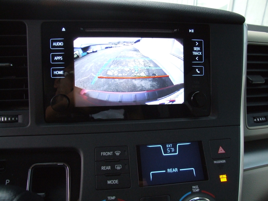 Used 2015 Toyota Sienna LE - VMI Side Entry Entry In Floor Manual Ramp