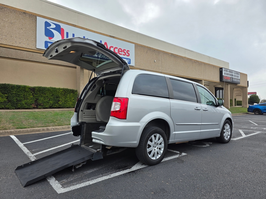 2012 Chrysler Town & Country Touring-L