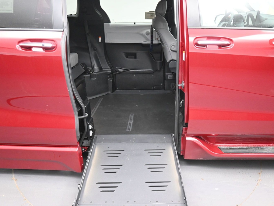 Red Toyota Sienna image number 10