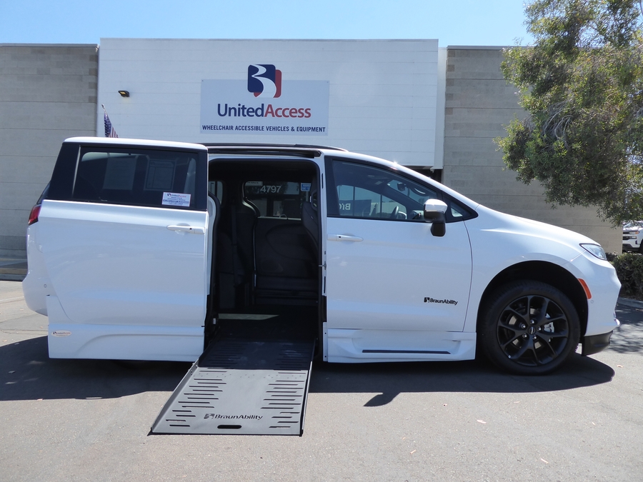 Used 2023 Chrysler Pacifica Touring L - BraunAbility Side Entry Fold Out Automatic Ramp