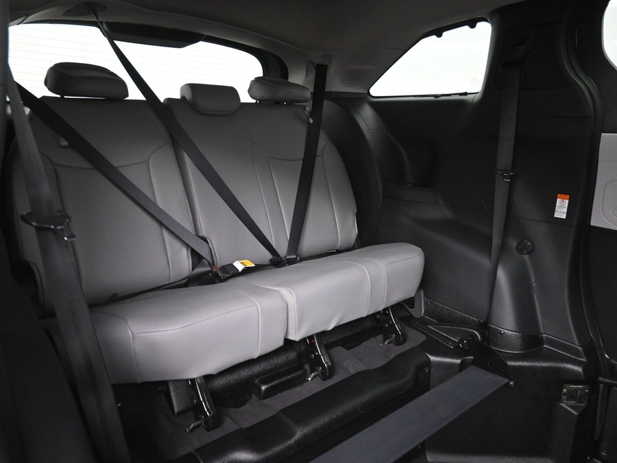 New 2026 Toyota Sienna Hybrid XLE Plus - BraunAbility Side Entry Entry Fold Out Automatic Ramp