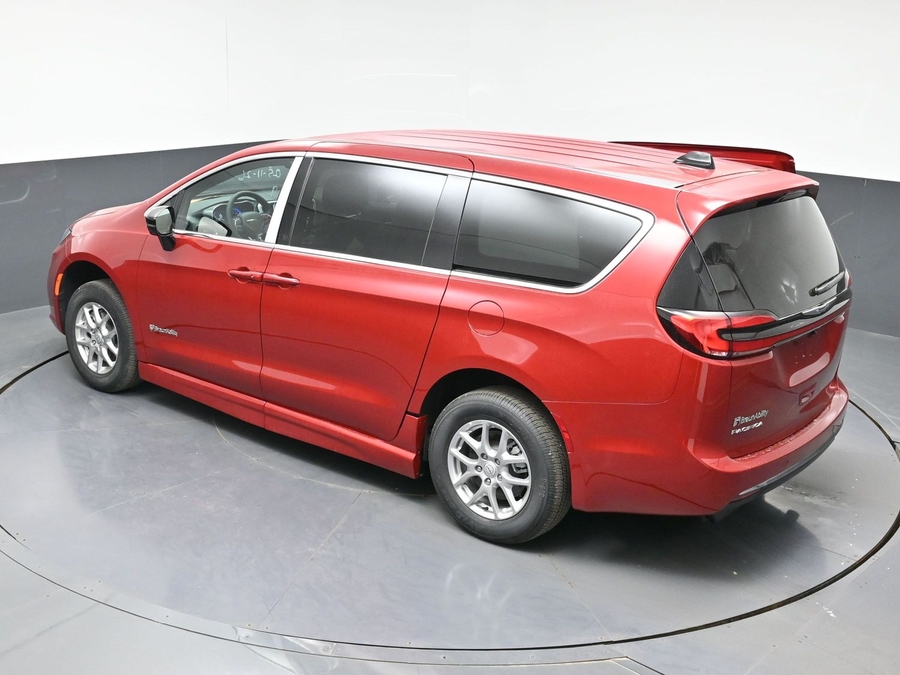 Número de imagen rojo Chrysler Pacifica 21