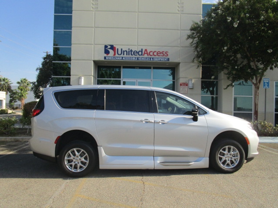 Used 2024 Chrysler Pacifica Touring L - VMI Side Entry In Floor Automatic Ramp