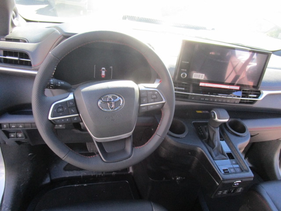 New 2025 Toyota Sienna Hybrid XSE Sport - BraunAbility Side Entry Entry Fold Out Automatic Ramp