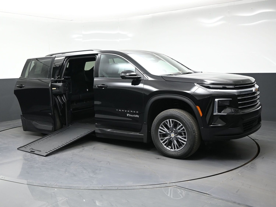New 2026 Chevrolet Traverse 1LT - BraunAbility Side Entry In Floor Automatic Ramp
