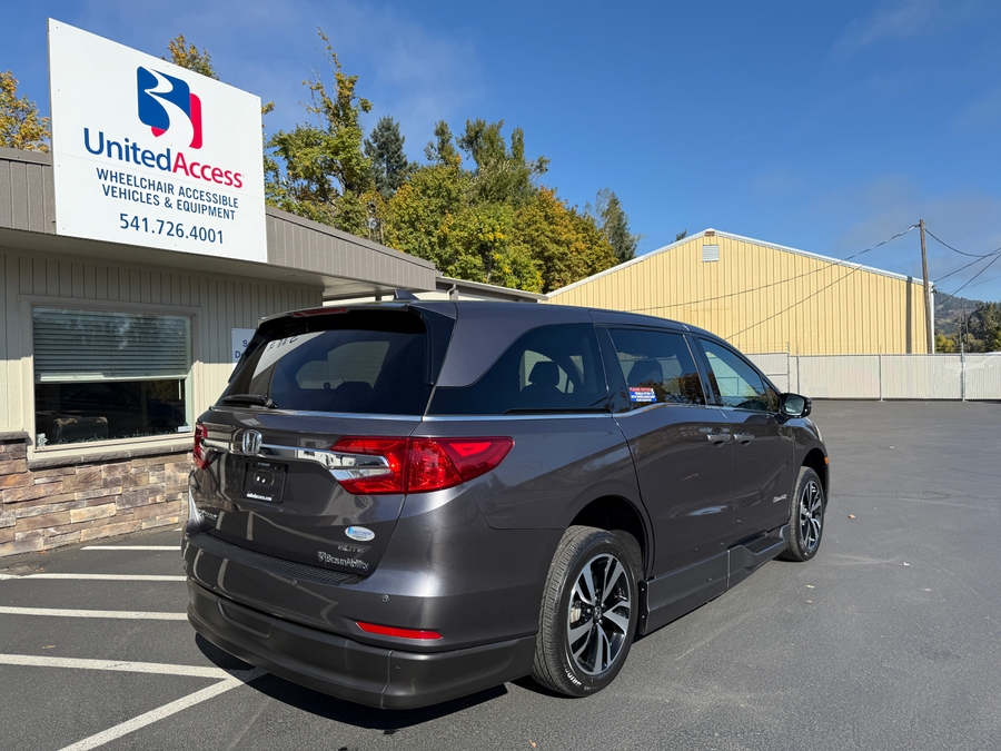 Used 2019 Honda Odyssey Elite - BraunAbility Side Entry Entry In Floor Automatic Ramp