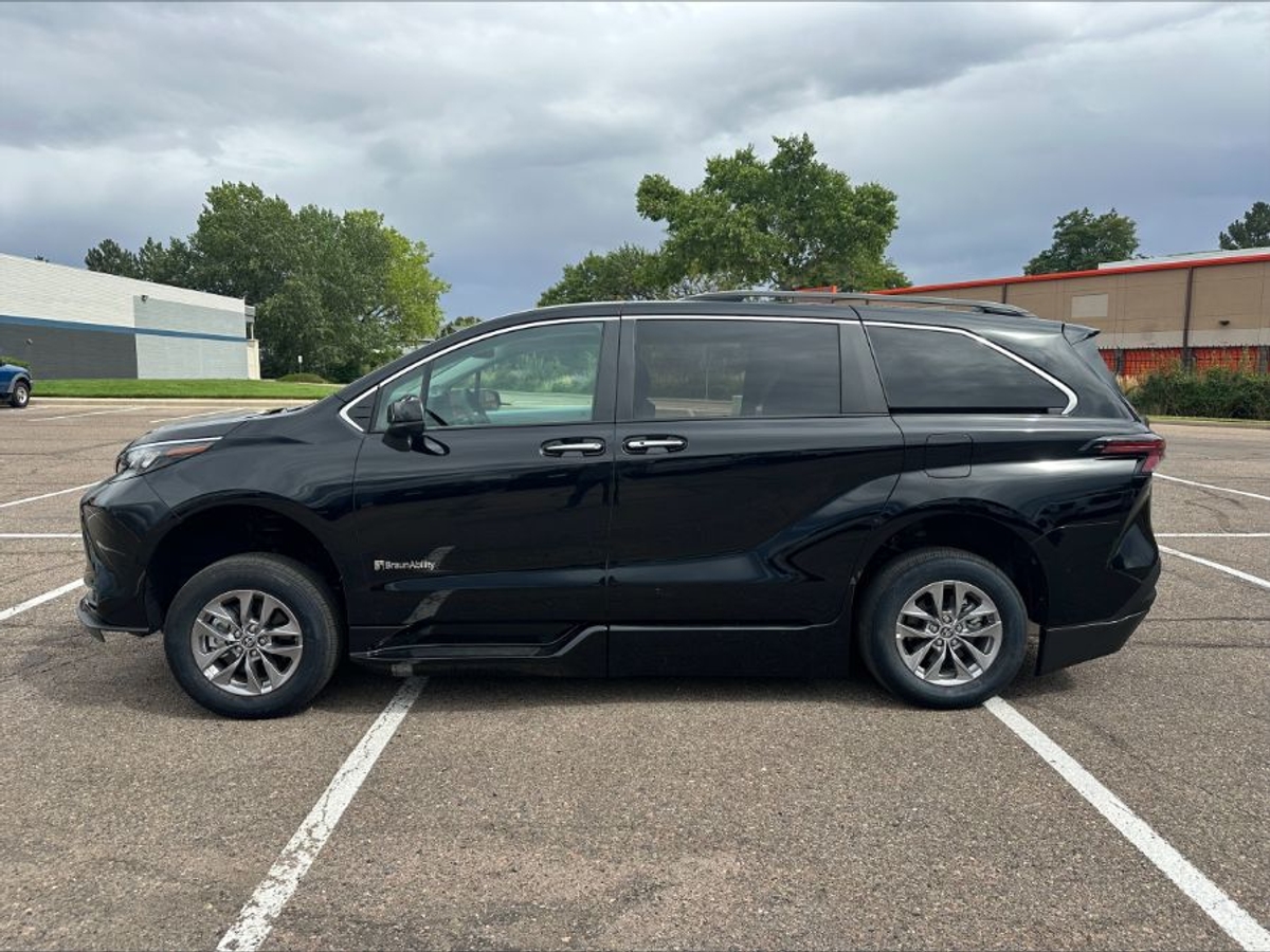 2025 TOYOTA SIENNA - Image 14