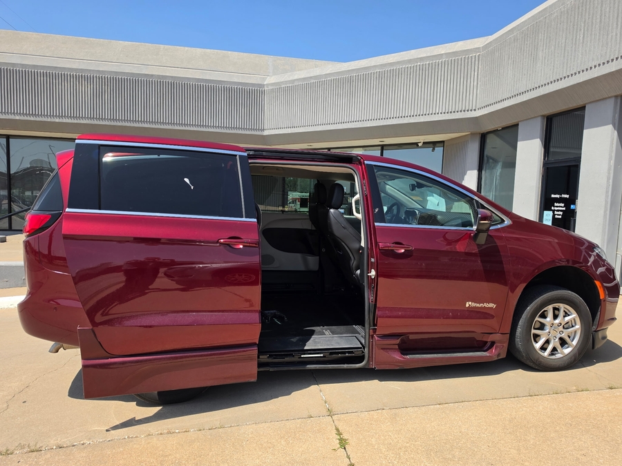 Número de imagen rojo Chrysler Pacifica 7
