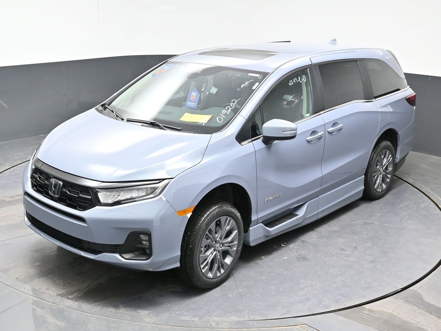 New 2026 Honda Odyssey Touring - BraunAbility Side Entry In Floor Automatic Ramp