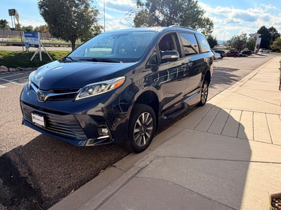 Used 2018 Toyota Sienna XLE - VMI Side Entry In Floor Automatic Ramp