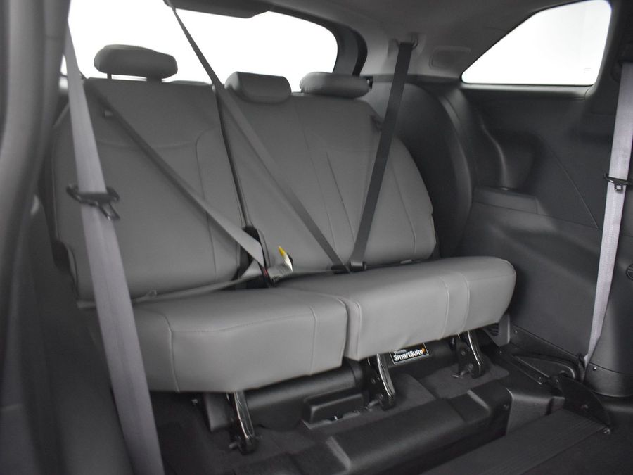 New 2025 Toyota Sienna Hybrid XLE Plus - BraunAbility Side Entry Entry In Floor Automatic Ramp